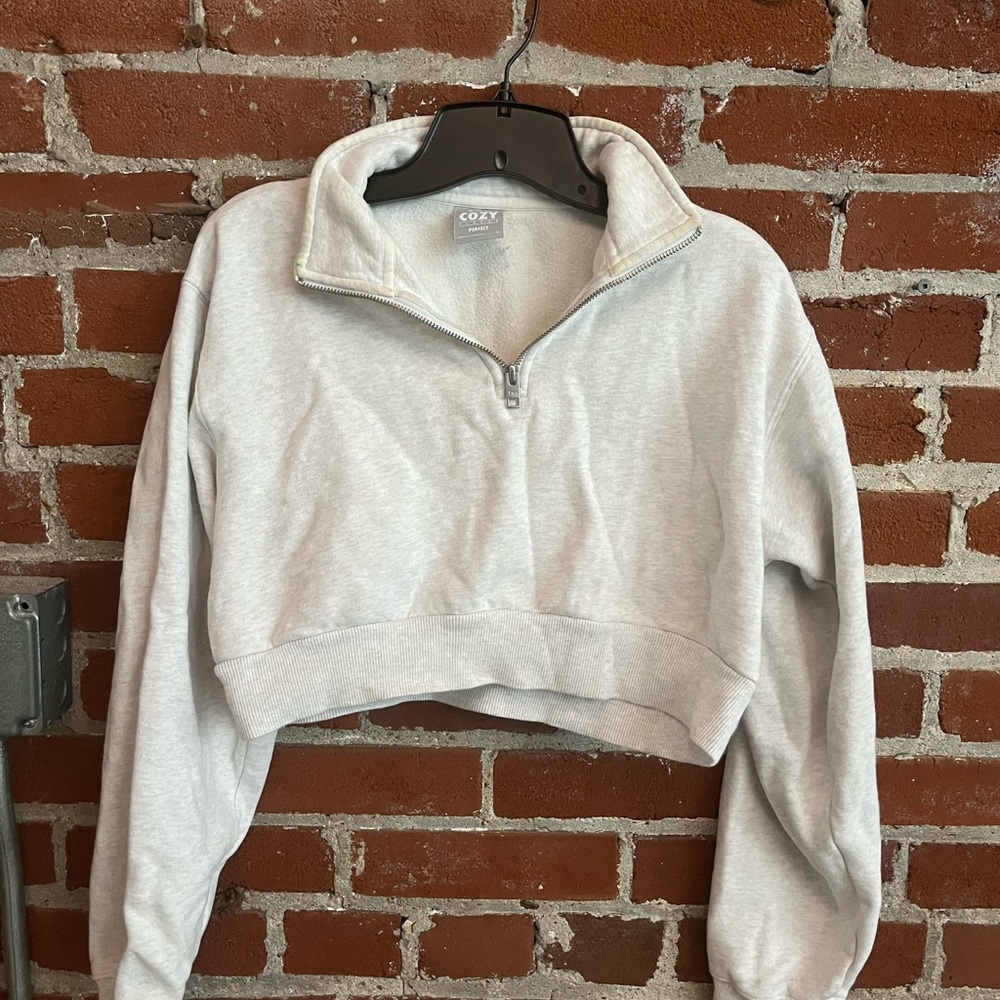 Women's Gray Cropped Pullover